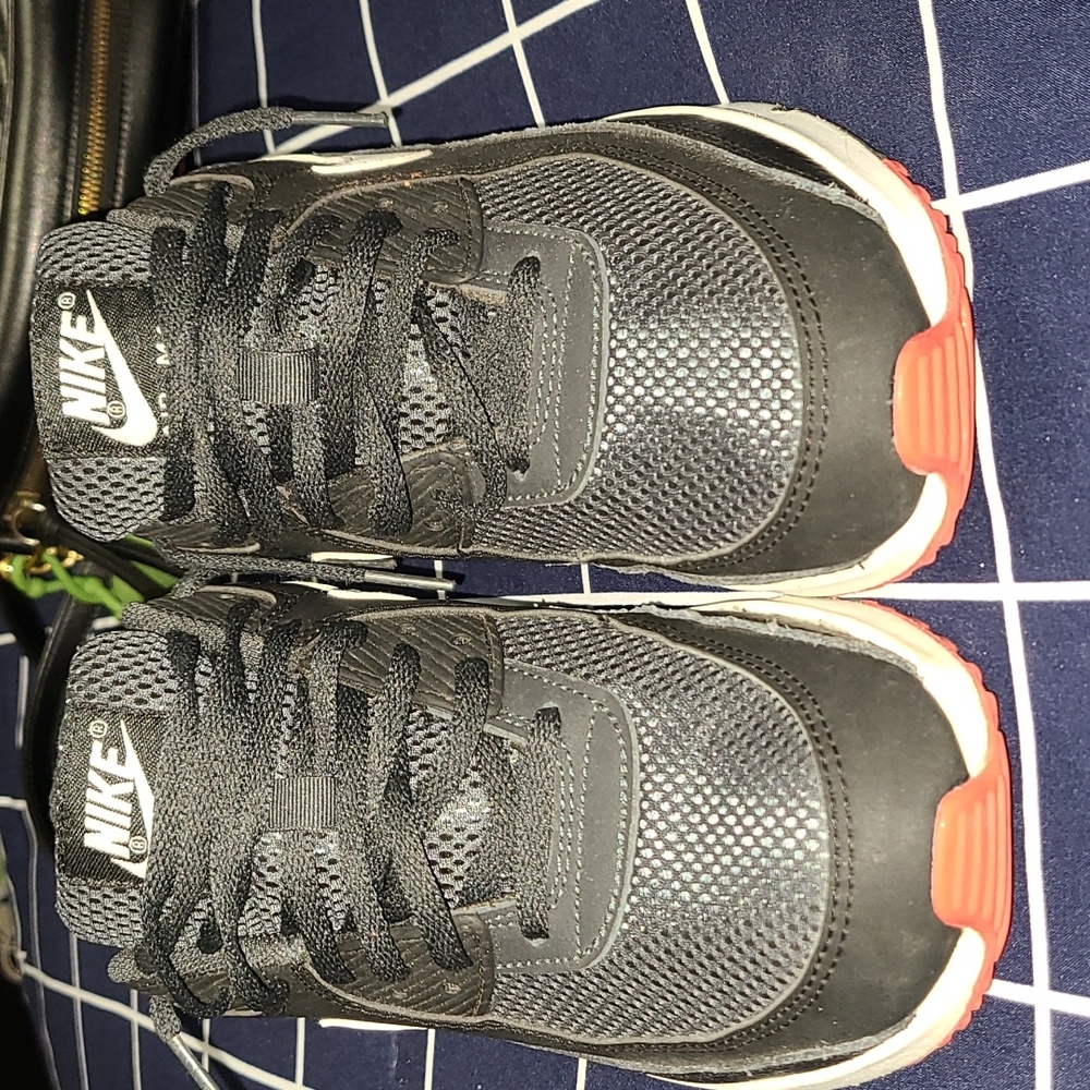 Used no box Nike Air Max sneakers
